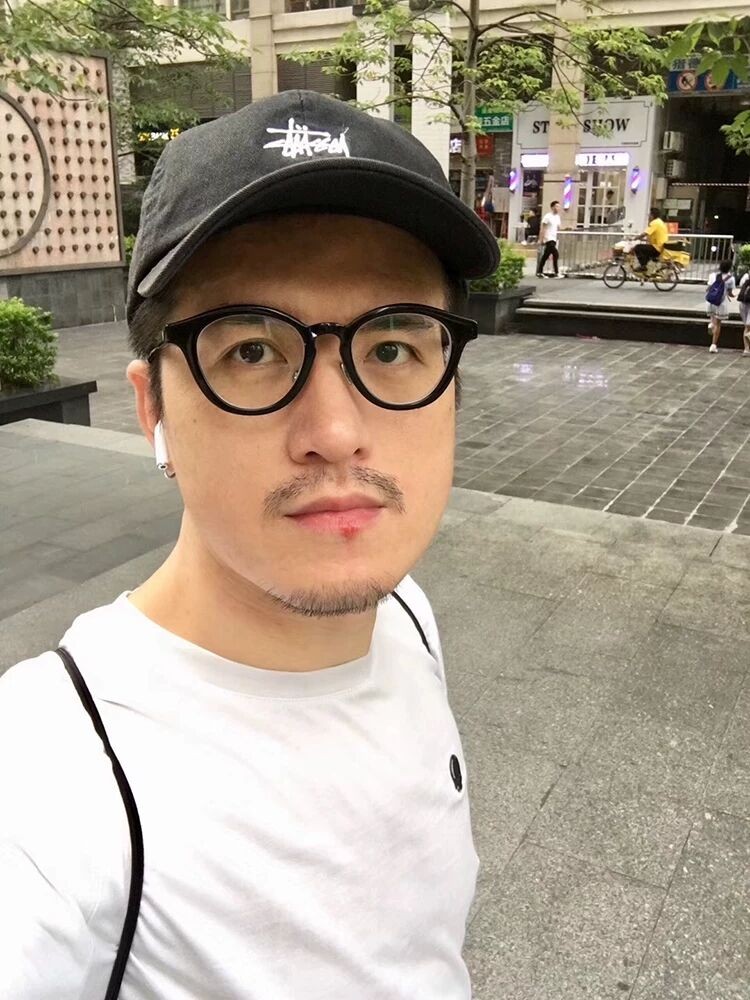 2021 new stylish Korean-style anti-blue light spectacle frame, the same versatile flat light spectacle frame as the Internet celebrity, trendy men's spectacle frame detail image 2