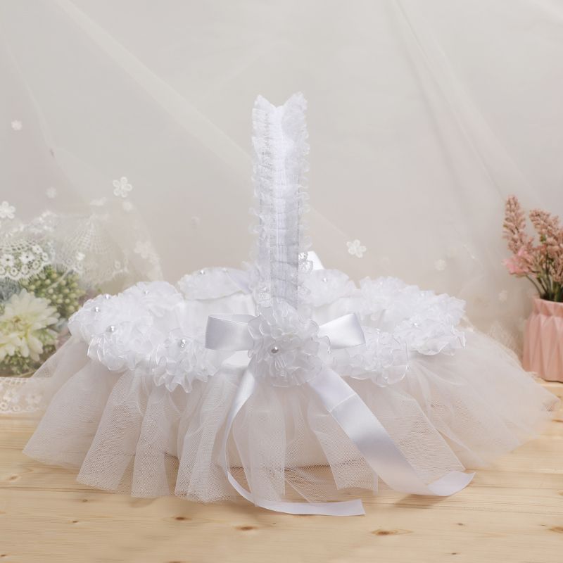 Western-style bamboo woven large flower baskets, Chinese wedding props, flower girls, bridesmaids scattering flowers, lace trim baskets, wedding supplies Specification image