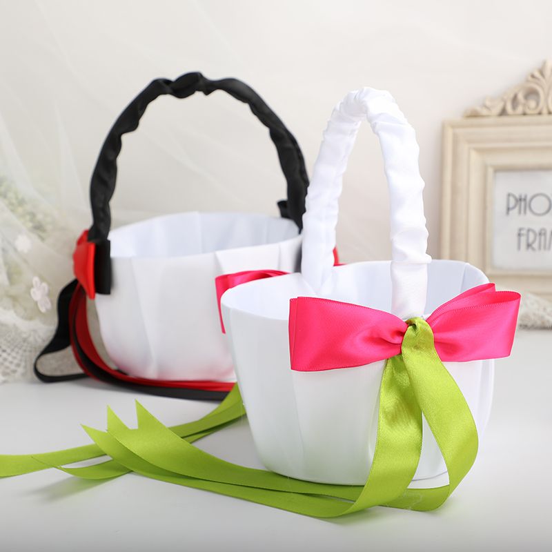 Western-style wedding flower baskets, wedding flower baskets, flower boys scattering flower baskets, wedding supplies details Picture