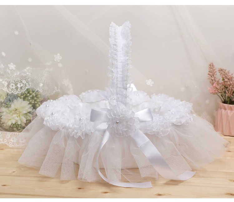 Western-style bamboo woven large flower baskets, Chinese wedding props, flower girls, bridesmaids scattering flowers, lace trim baskets, wedding supplies detail image 9