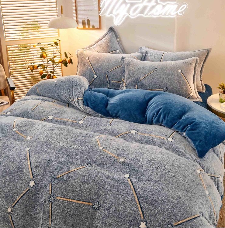 12.22 Live streaming Special snowflake and coral fleece thickened warm double-sided four-piece starlight stick set