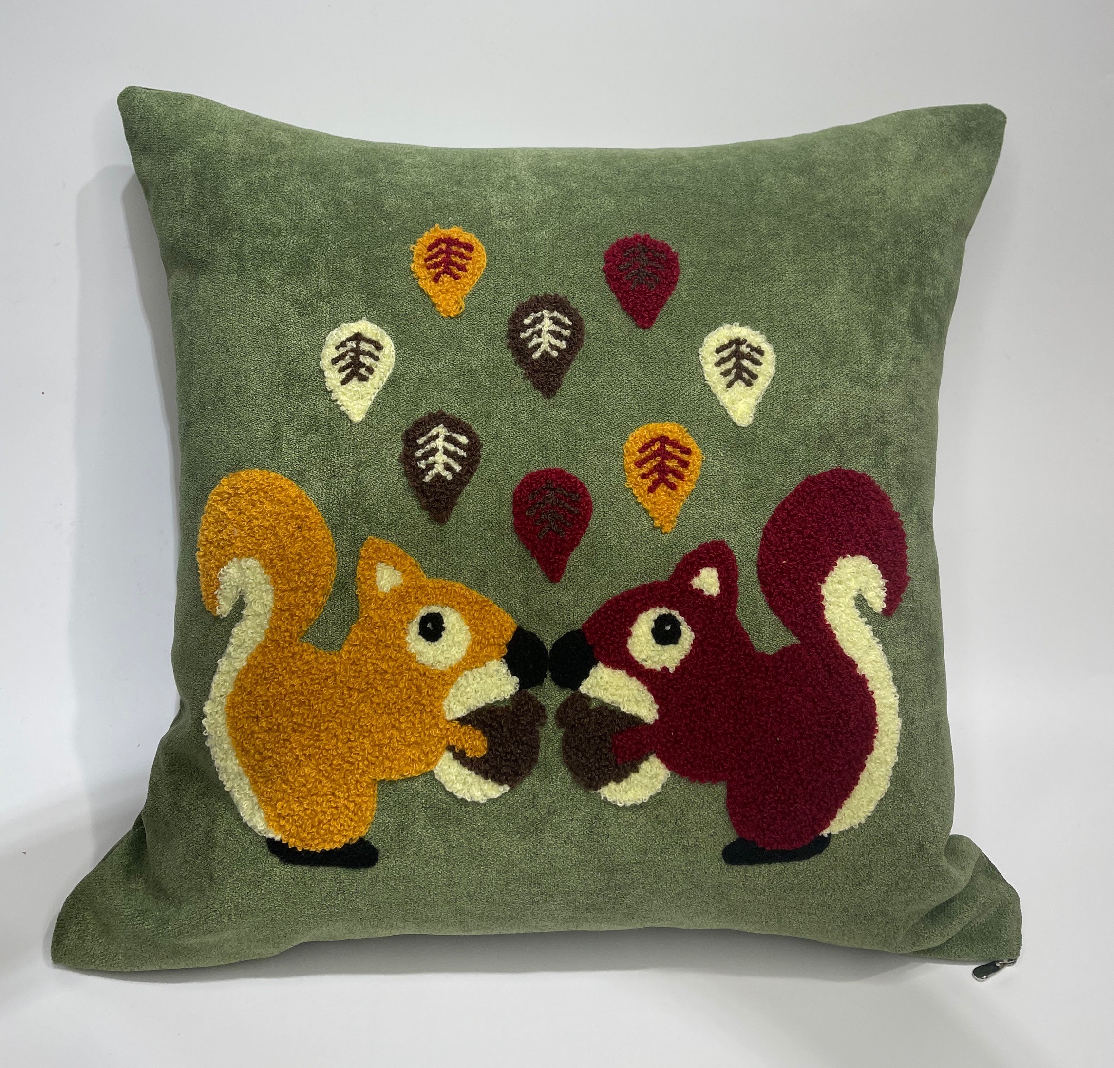 12.22 Live-streaming Special Squirrel Towel Embroidery Pillow Key Points (with Core) detail image 1