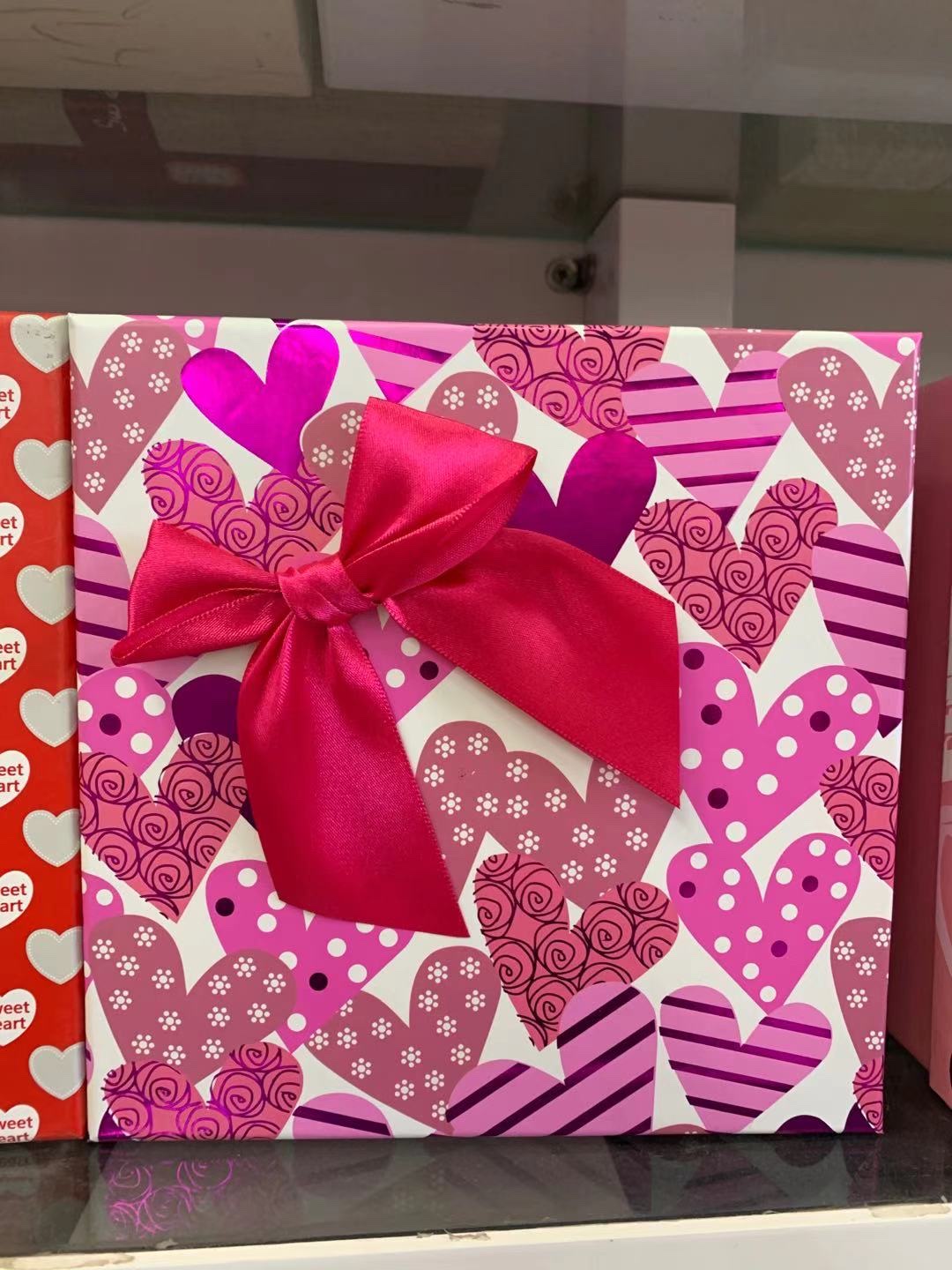 Print 3-Piece Gift Box full figure