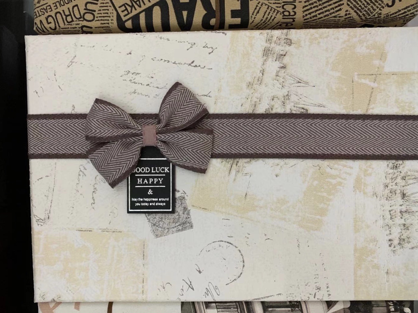 Three-Box Set details Picture