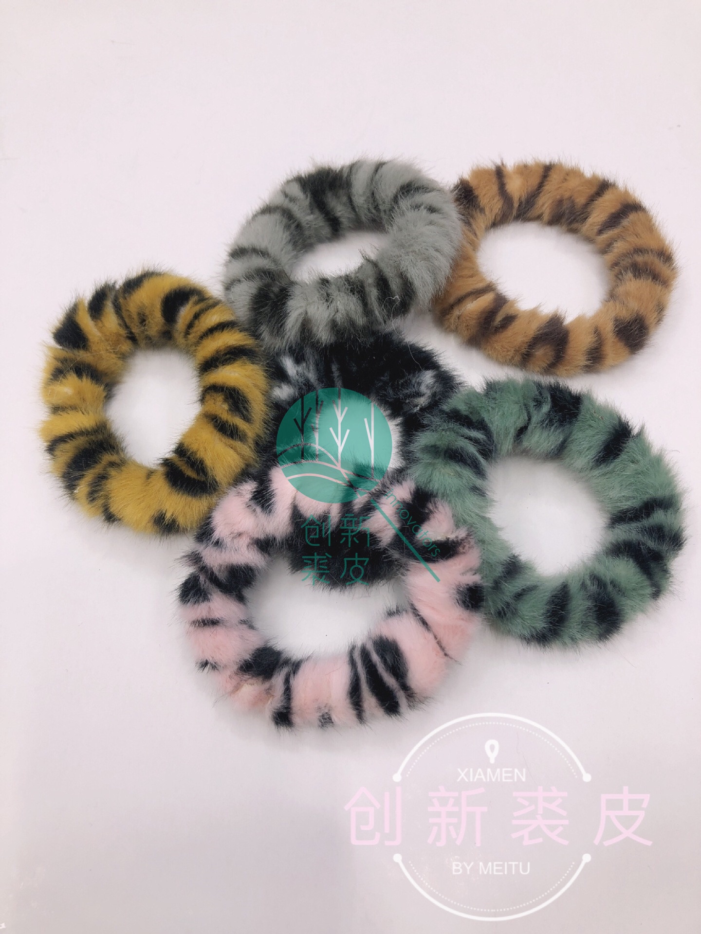 Factory direct sales of trendy new European and American leopard print ins popular simple headband accessories for women's fashionable hairstyles details Picture