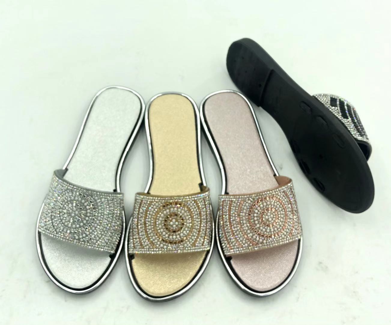 Women's fashion pearl fashion slippers