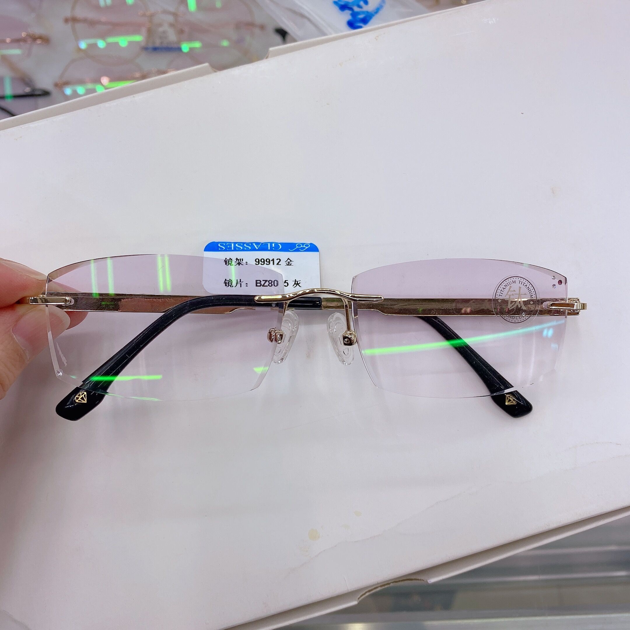 Pure titanium eyeglass frame, frameless frame, business men's myopia eyeglass frame brand, frame manufacturer wholesale detail image 3