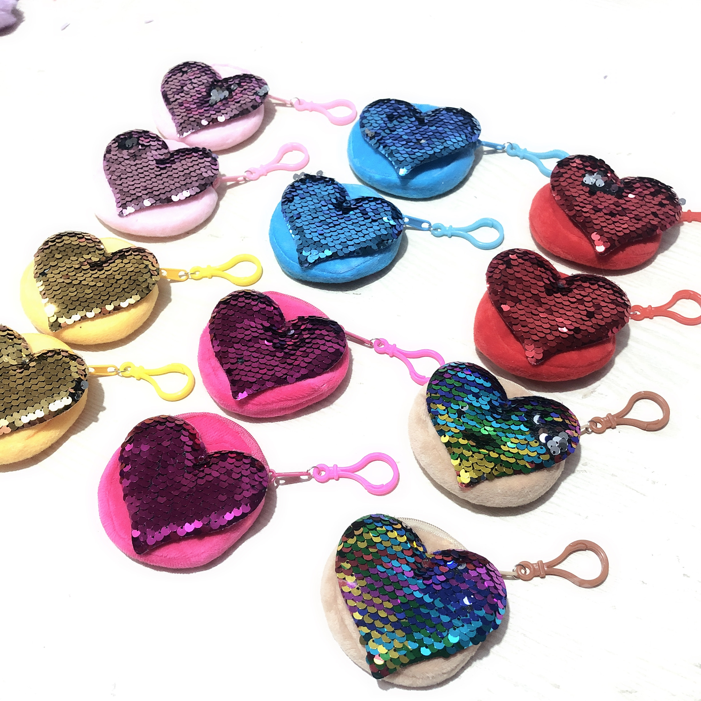 毛绒包8cm圆形钱包 爱心亮片贴片零钱包钥匙扣 毛绒零钱包 钱包硬币包详情图4