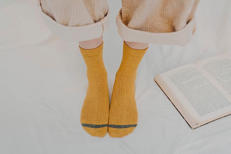 Best-selling couple socks, mid-range all-cotton men's and women's socks Application Scenario