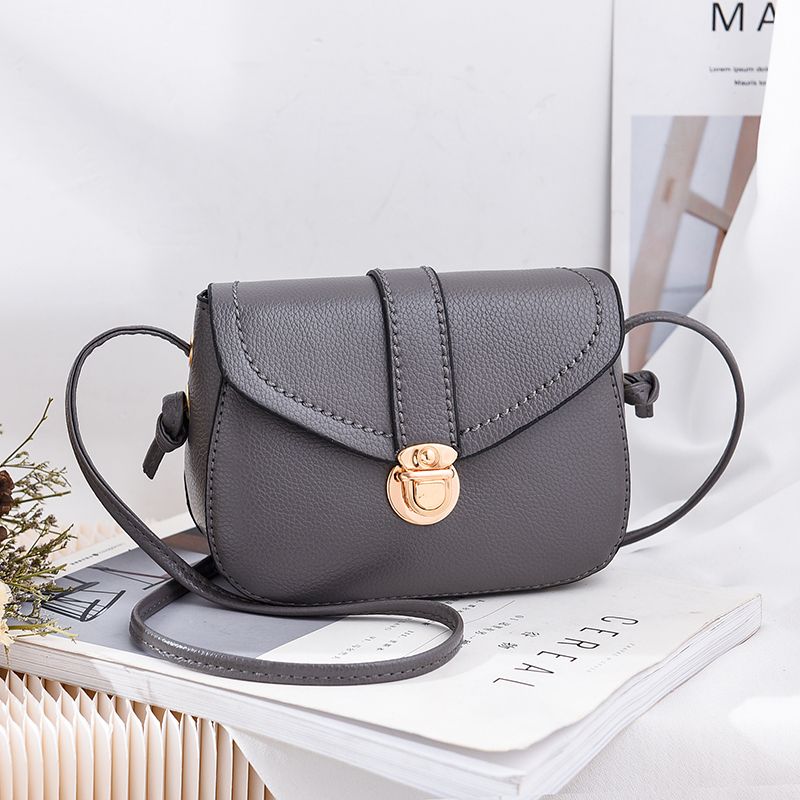 Wholesale of trendy and fashionable single-shoulder bags, new women's handbags, modern new street stall bags for women, and student bags for girls undefined