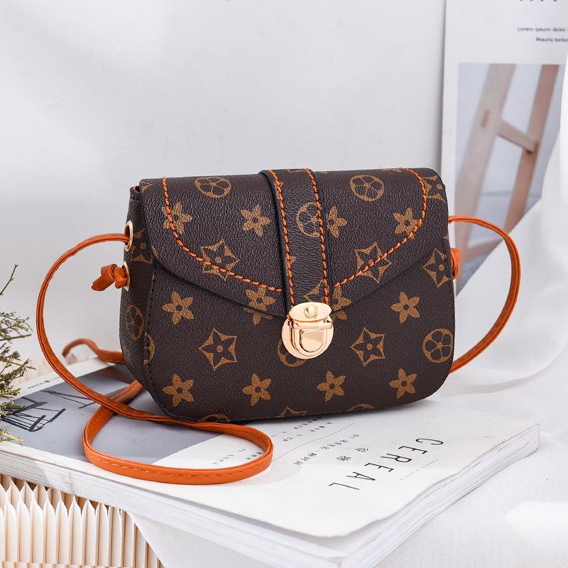 Wholesale of trendy and fashionable single-shoulder bags, new women's handbags, modern new street stall bags for women, and student bags for girls undefined