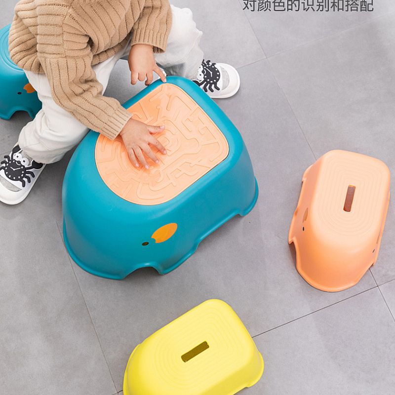 Little Elephant stool, Little Elephant children's stool, creative cartoon children's cute little stool, thickened plastic chair for kindergarten wholesale Application Scenario