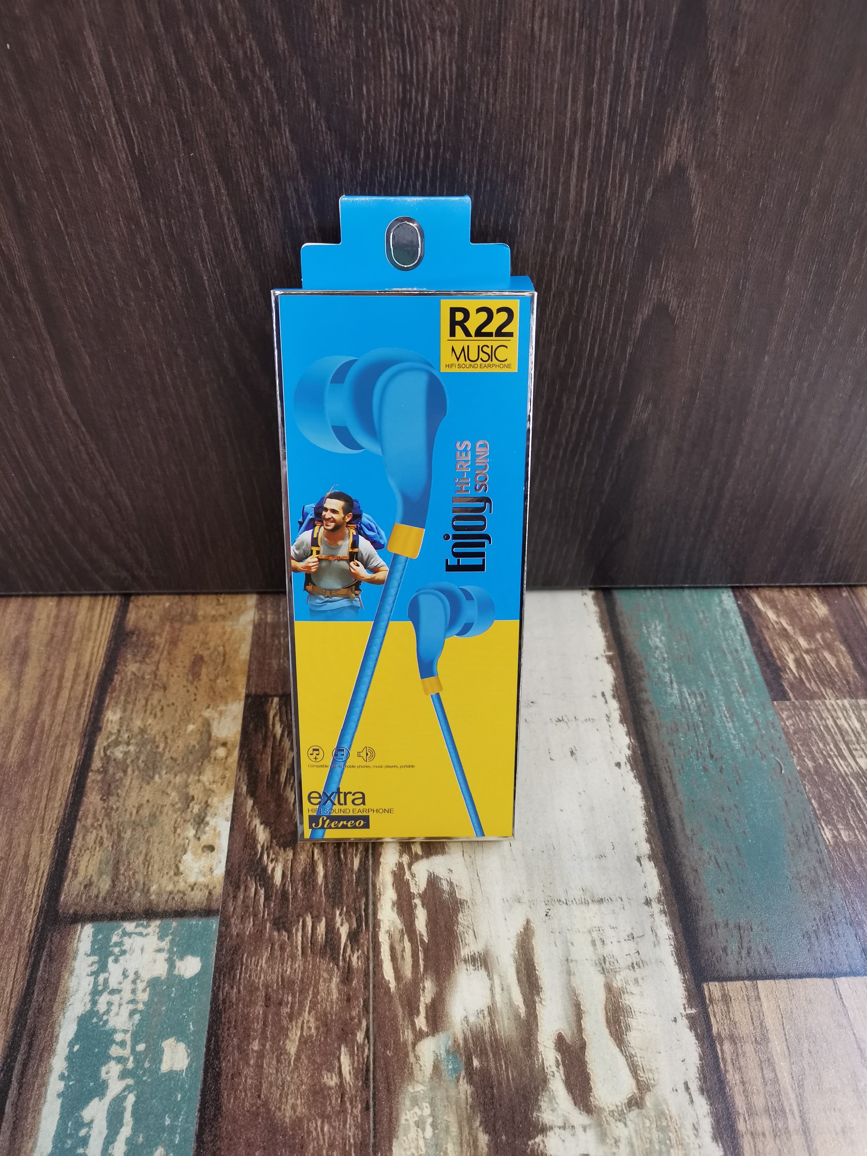 R22 Sogo Headphones, in-ear earphones, earbuds with microphone (Color randomly dispatched) detail image 3
