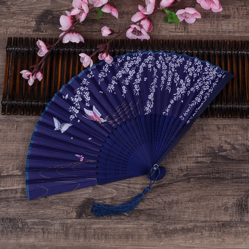 义乌直销夏季竹制磨削手工雕刻家居摆件日式折扇女士一笑详情图3