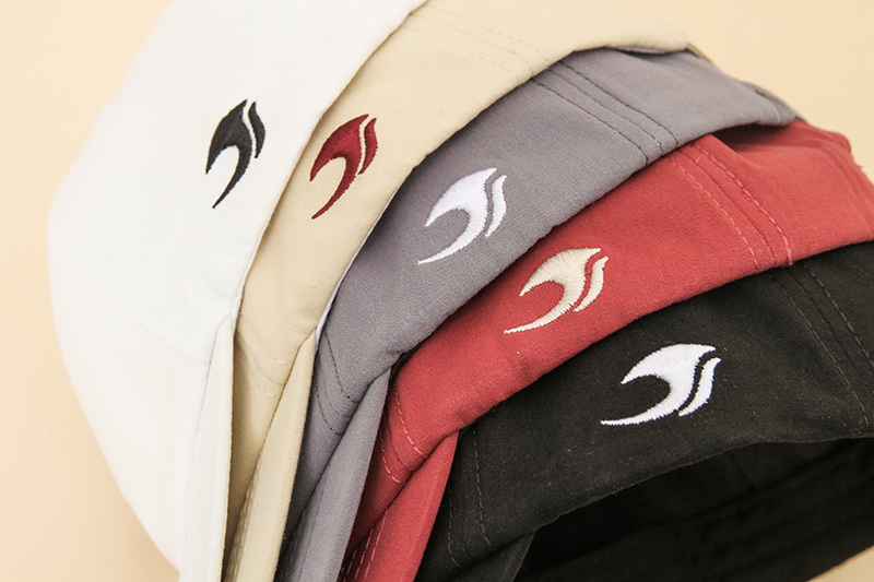 Fashionable small lettered baseball cap and soft-top baseball cap detail image 2