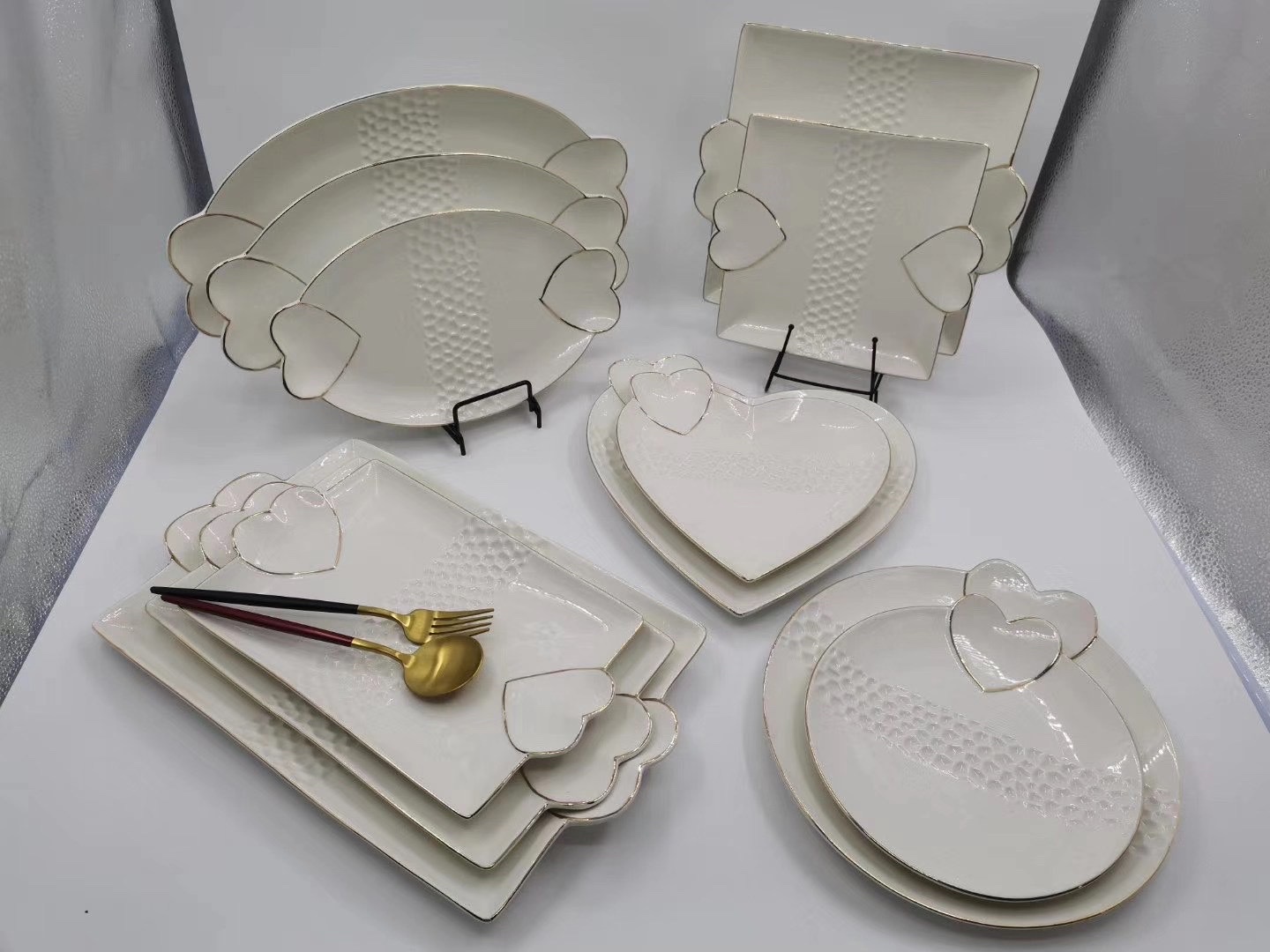 Ceramic gold-painted dinner plates and electroplated fruit plates detail image 1