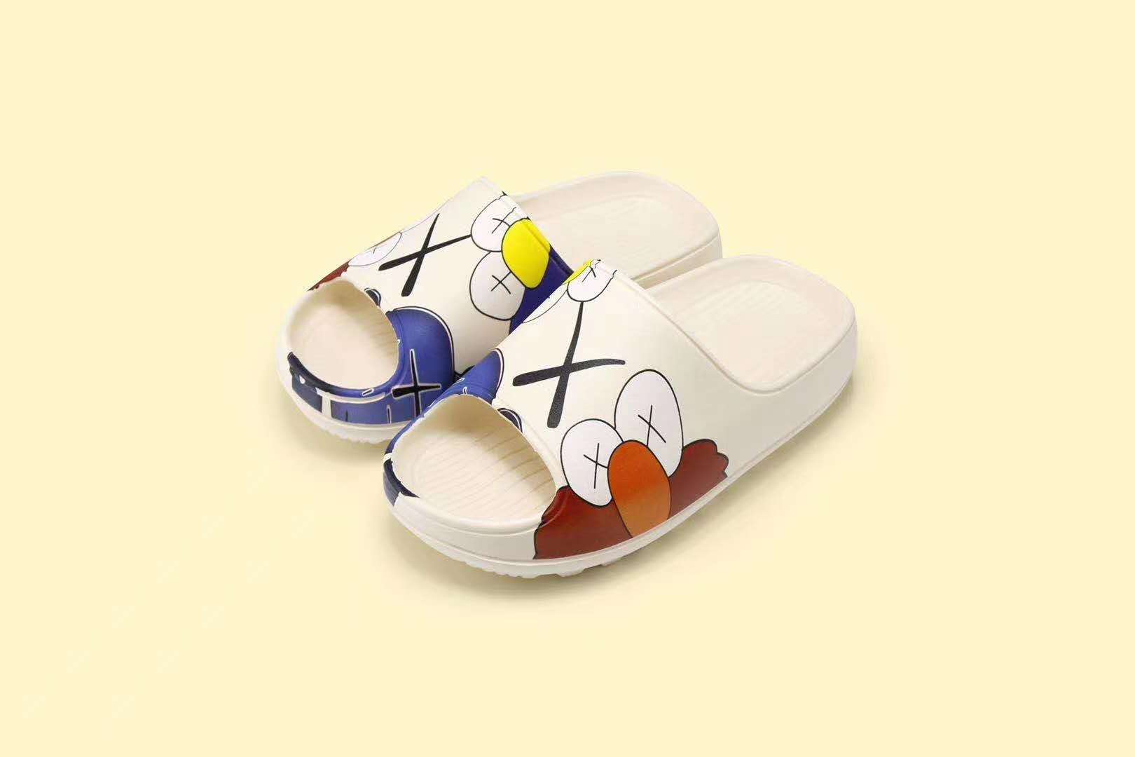 New graffiti slippers for men and women