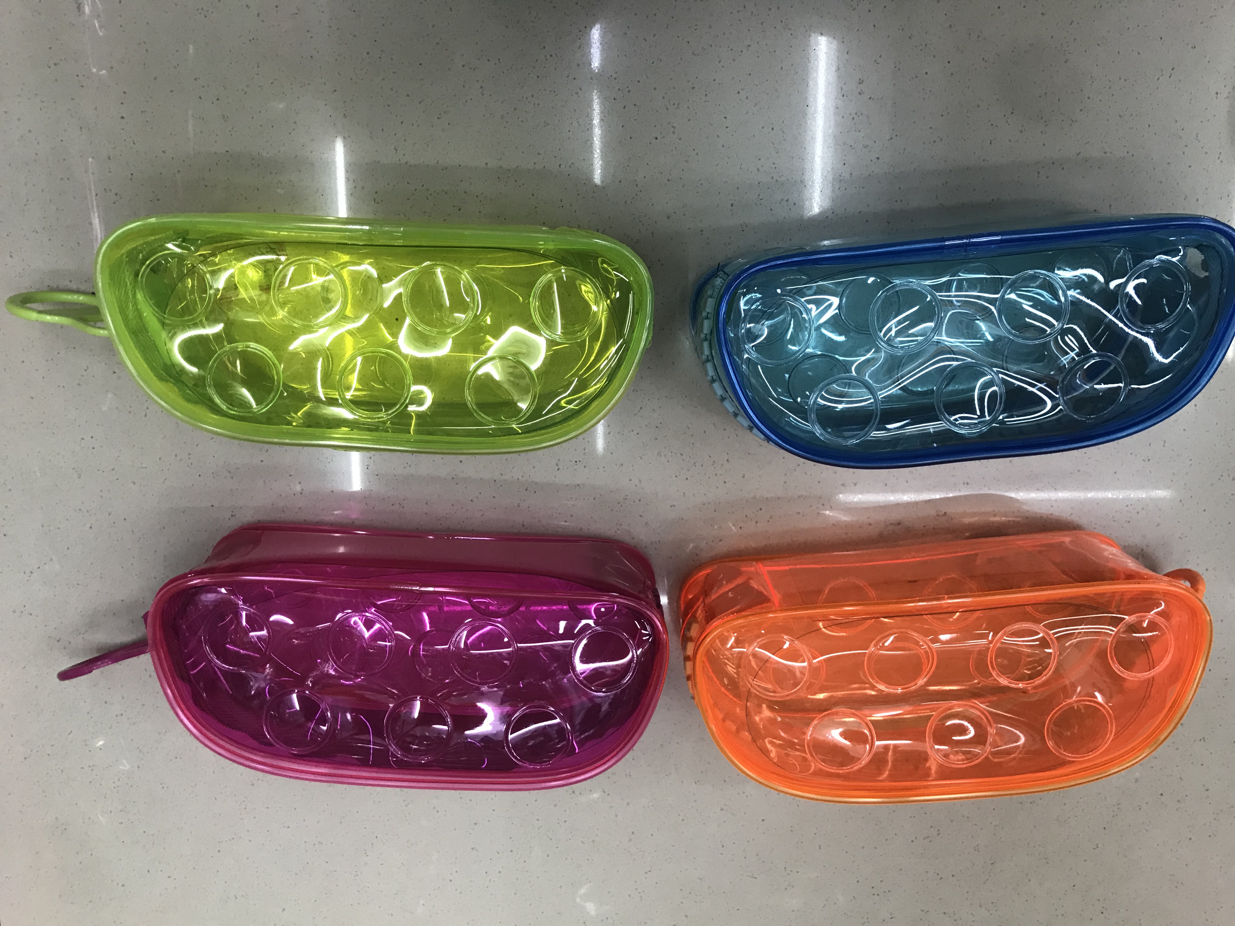 文具包白底实物图