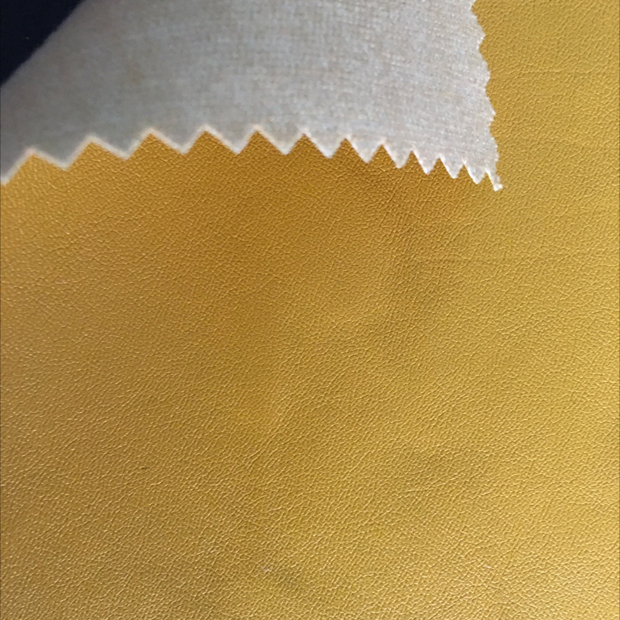 0.6服装革产品图