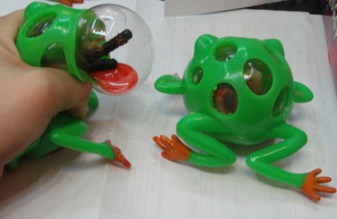 挤压青蛙，减压，新奇特造型玩具，变色玩具产品图