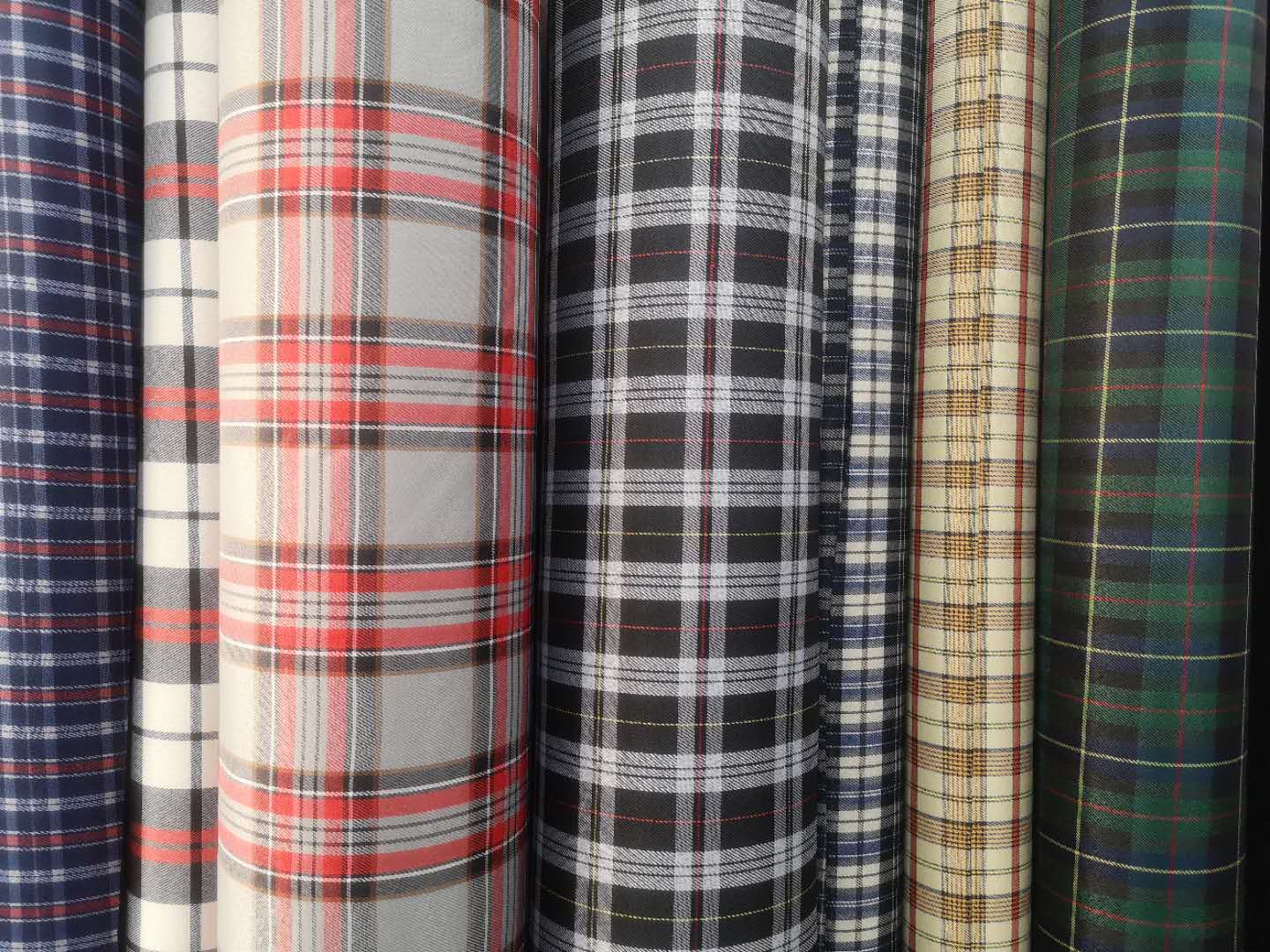 田园风格子桌布 涤棉斜纹色织布料来样定制