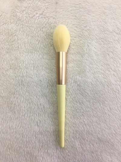 New Custom Makeup Brush Soft Hair Face Brush Flame Highlight Brush Blush Brush For Novice Makeup Under The Eye