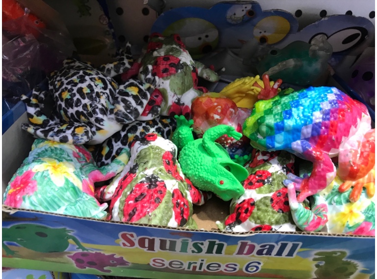 12入展示盒，挤压彩绘青蛙、减压，新奇特造型玩具，变色玩具产品图