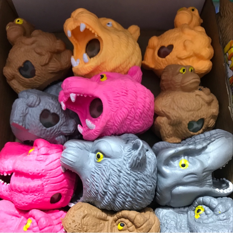 虎头蛇头豹头搞鬼搞怪，万圣节搞笑恶作剧，挤压减压，新奇特造型玩具，七彩珠球产品图