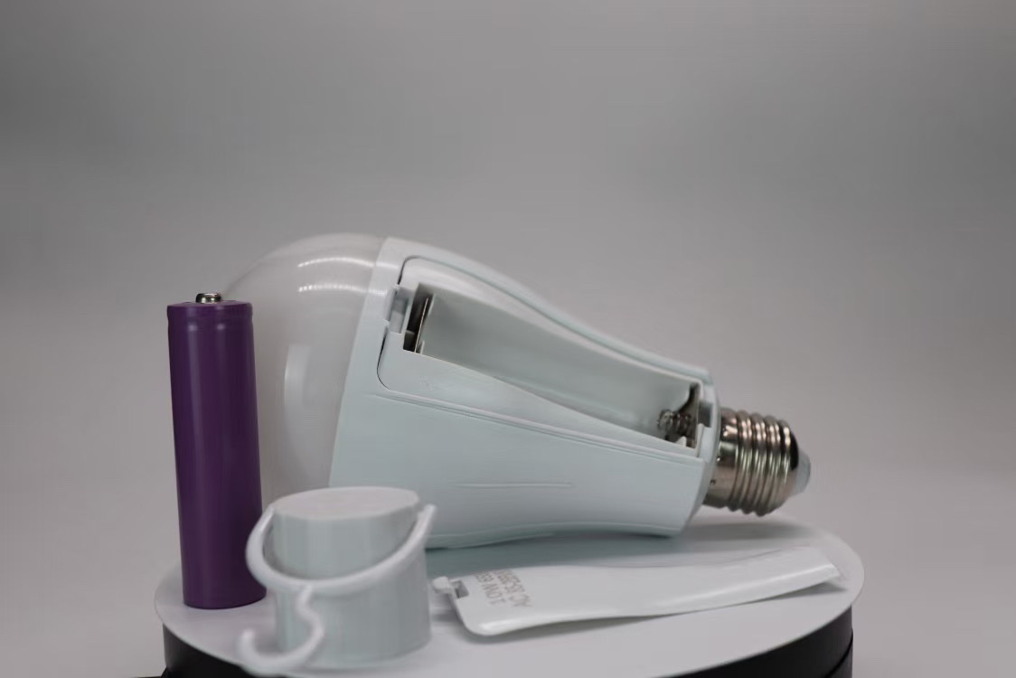 LED dual-battery charging emergency bulb, automatic charging high-brightness emergency bulb, household power outage lighting emergency light detail image 4