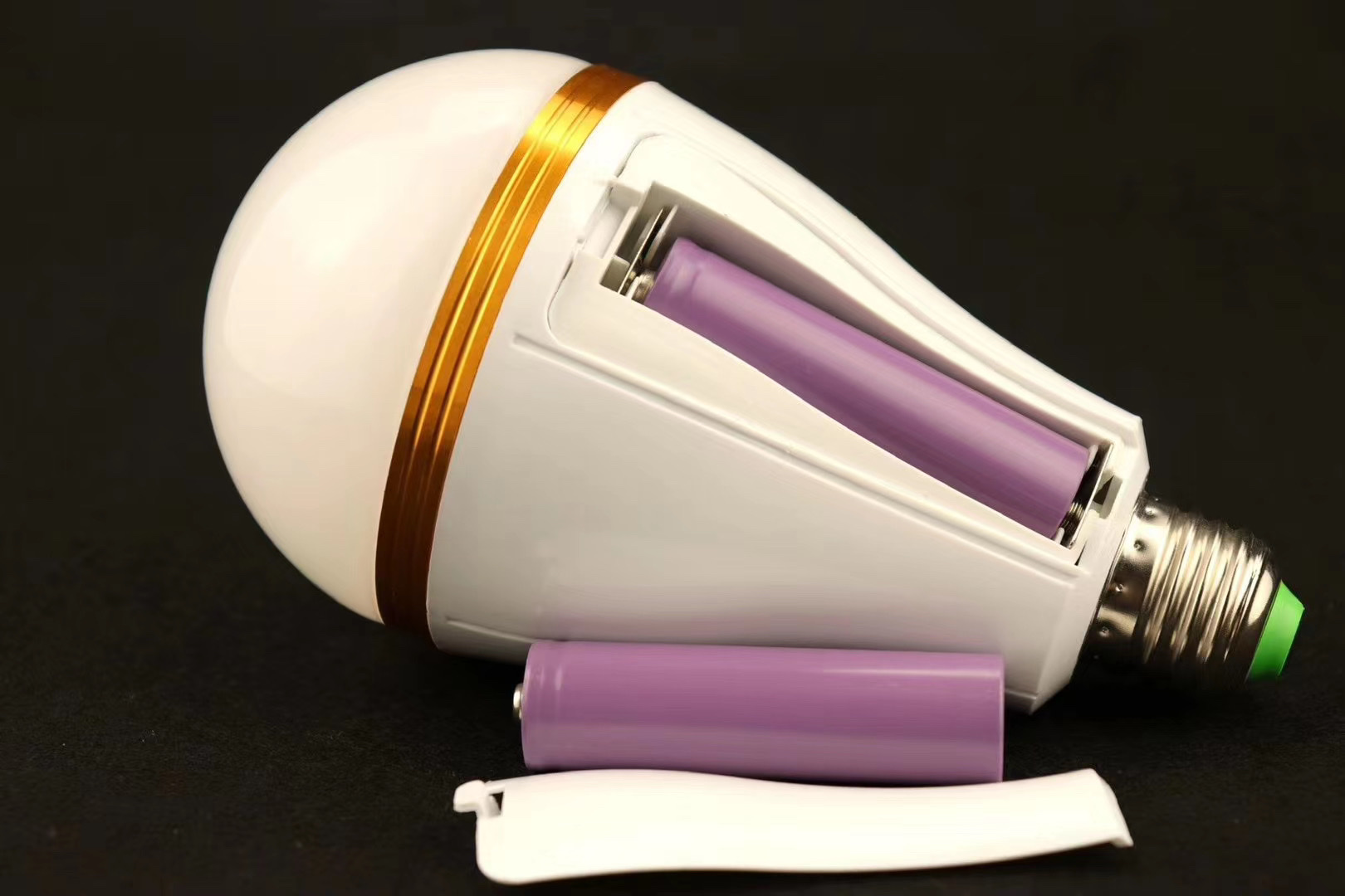 LED dual-battery charging emergency bulb, automatic charging high-brightness emergency bulb, household power outage lighting emergency light undefined