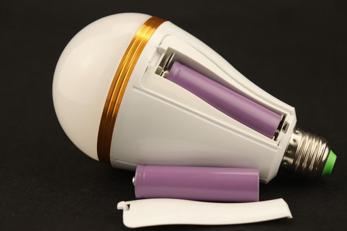 LED dual-battery charging emergency bulb, automatic charging high-brightness emergency bulb, household power outage lighting emergency light detail image 2