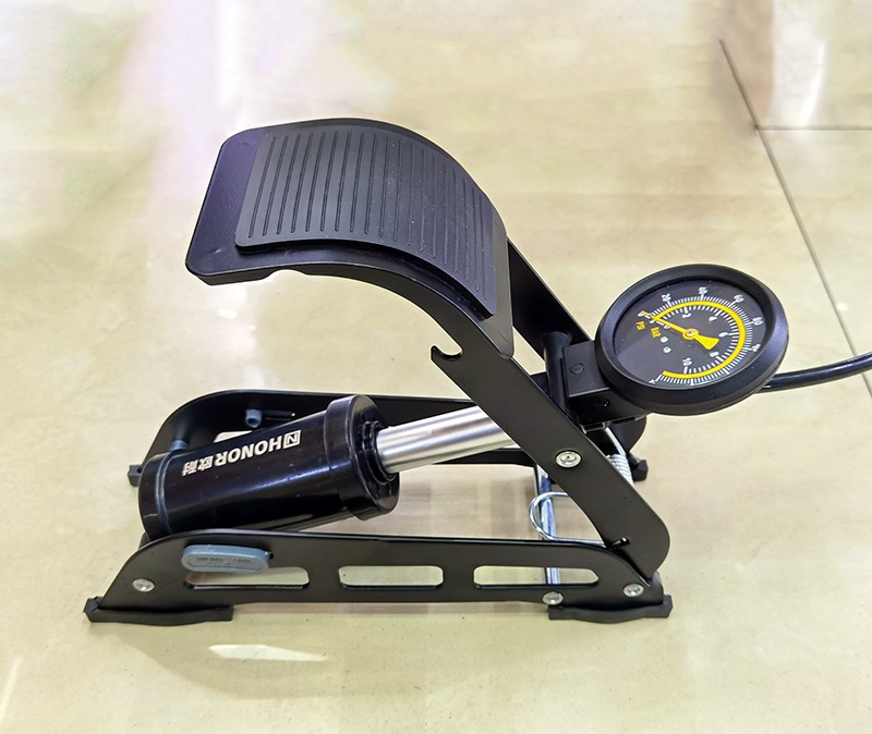 Alta presión portátil 550D euronai pedal inflator bicicleta pedal pedal bomba de carga de coche motocicleta eléctrica detail image 13