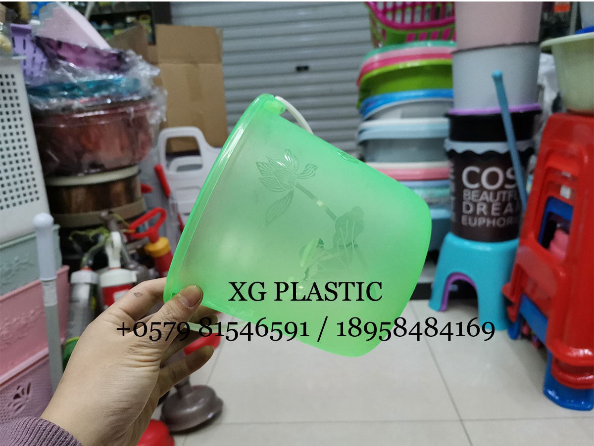 便携小水桶塑料桶圆形手提水桶儿童戏水桶学校画画洗笔桶塑料桶详情图6