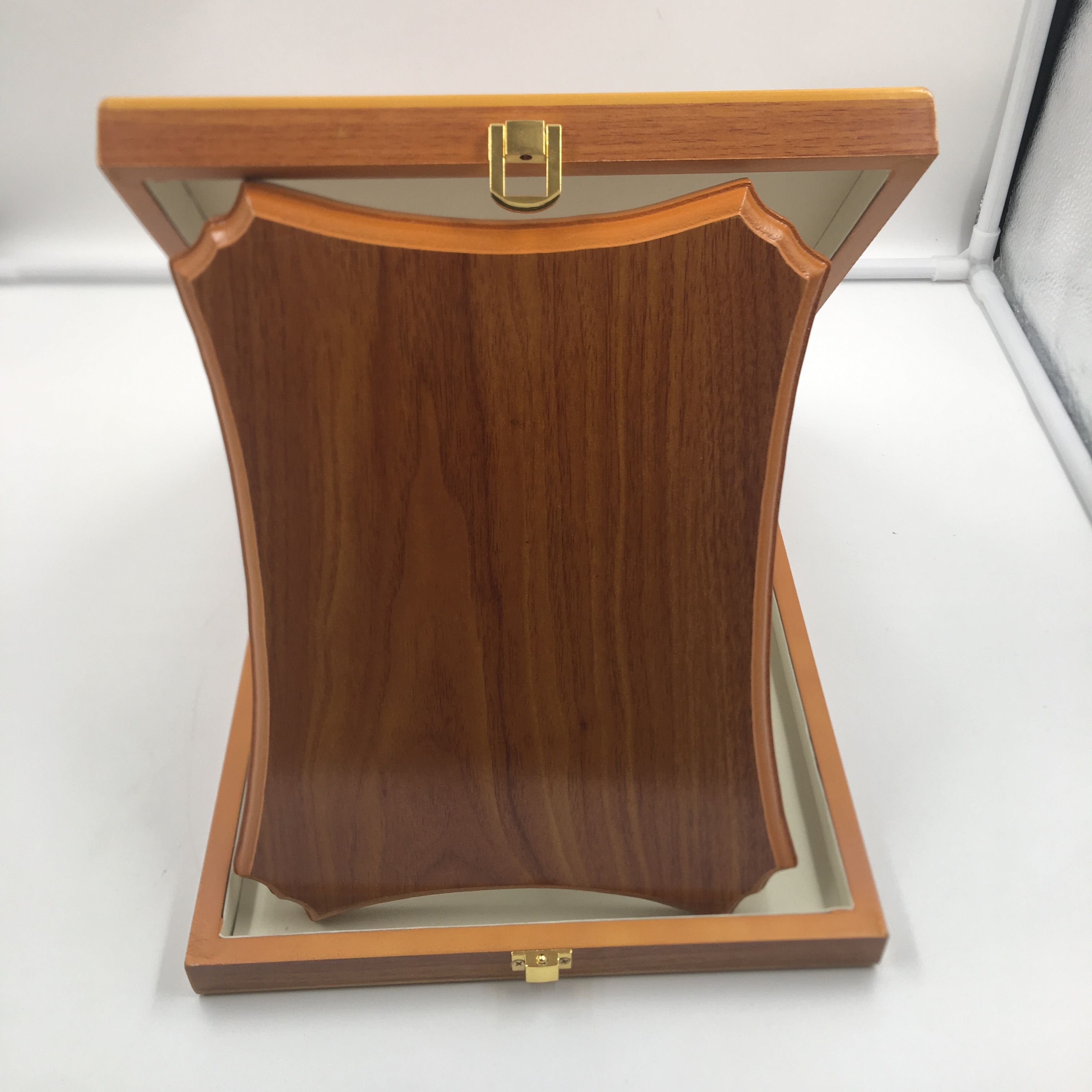 厂家现货批发木质奖牌老兵退休学生毕业结业公司优秀员工嘉奖奖牌