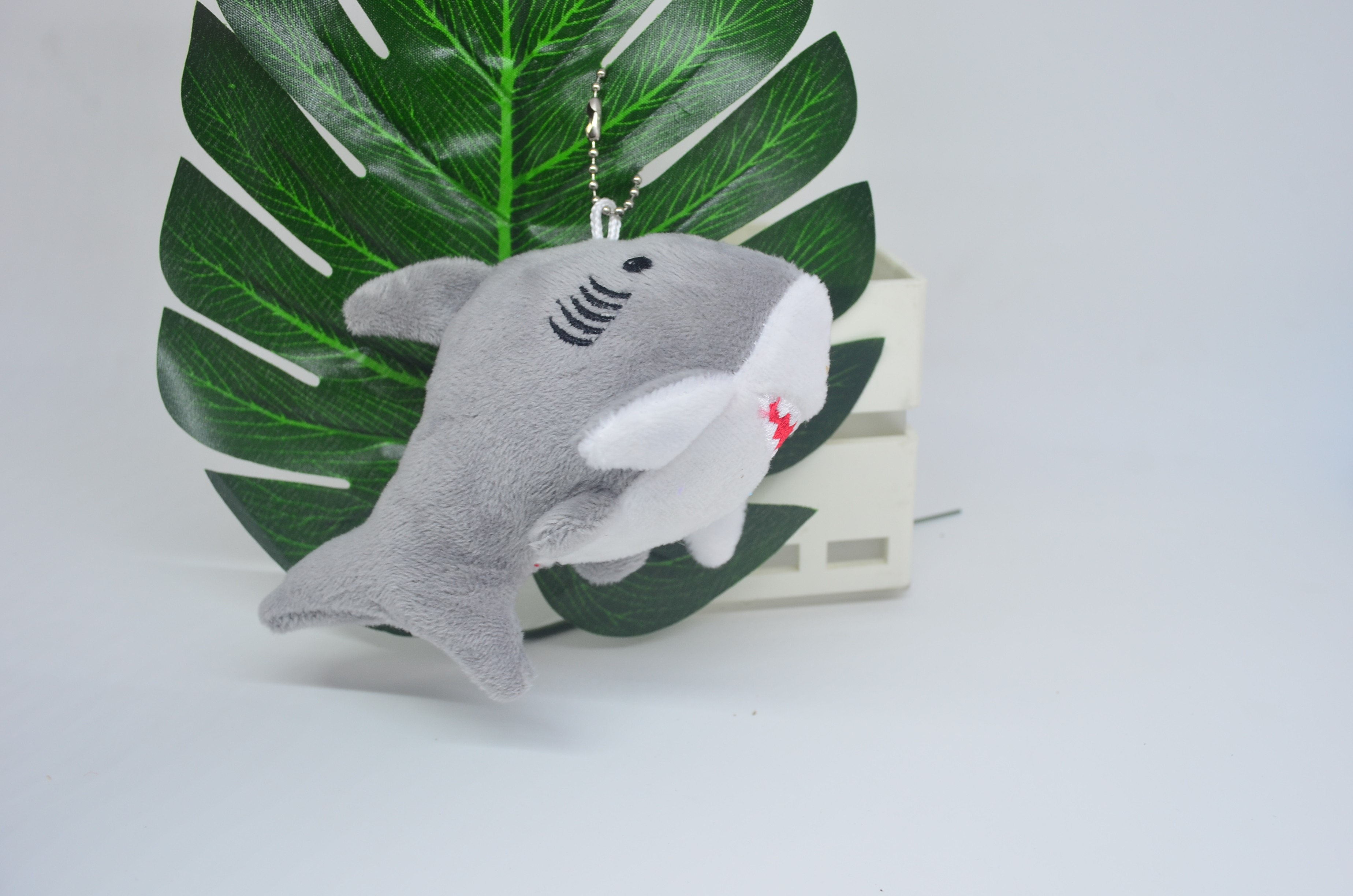 鲨鱼毛绒玩具小挂件 卡通可爱小鲨鱼包包挂件 毛绒公仔挂件批发详情图7