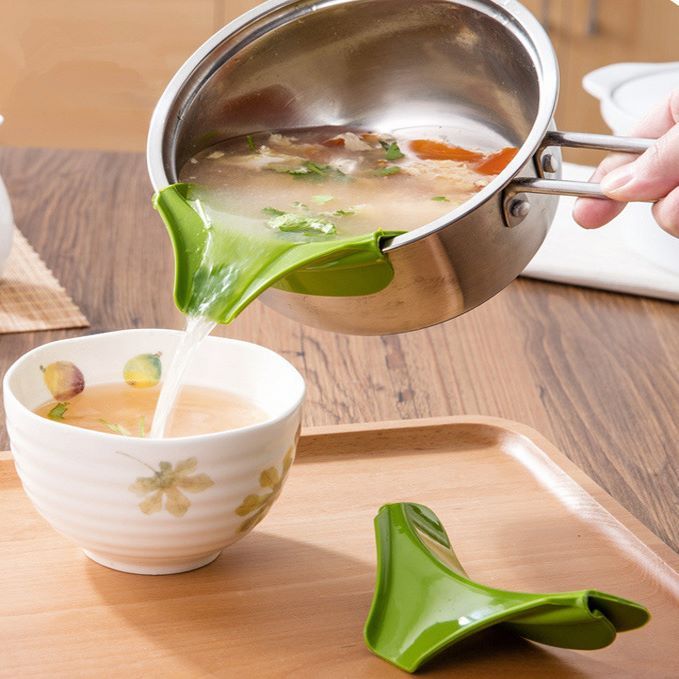 Anti-spillage pot edge deflector Silicone funnel anti-spillage pot edge deflector 1 details Picture