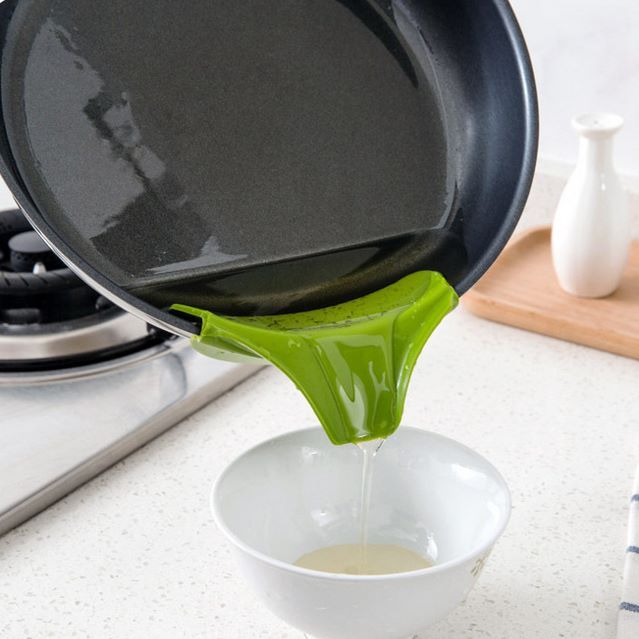 Anti-spillage pot edge deflector Silicone funnel anti-spillage pot edge deflector 1 Specification image