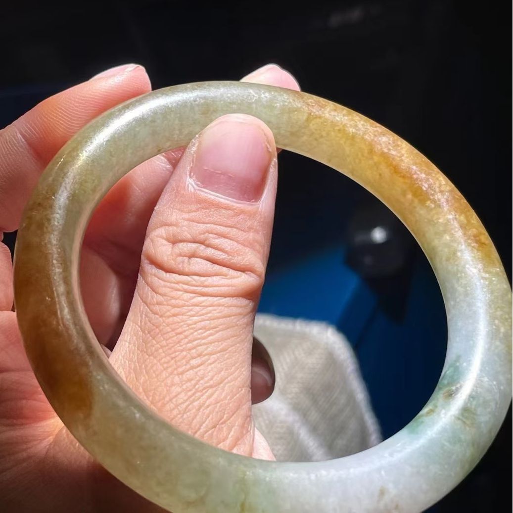 满油冰黄料子 老玉镯 值得收藏