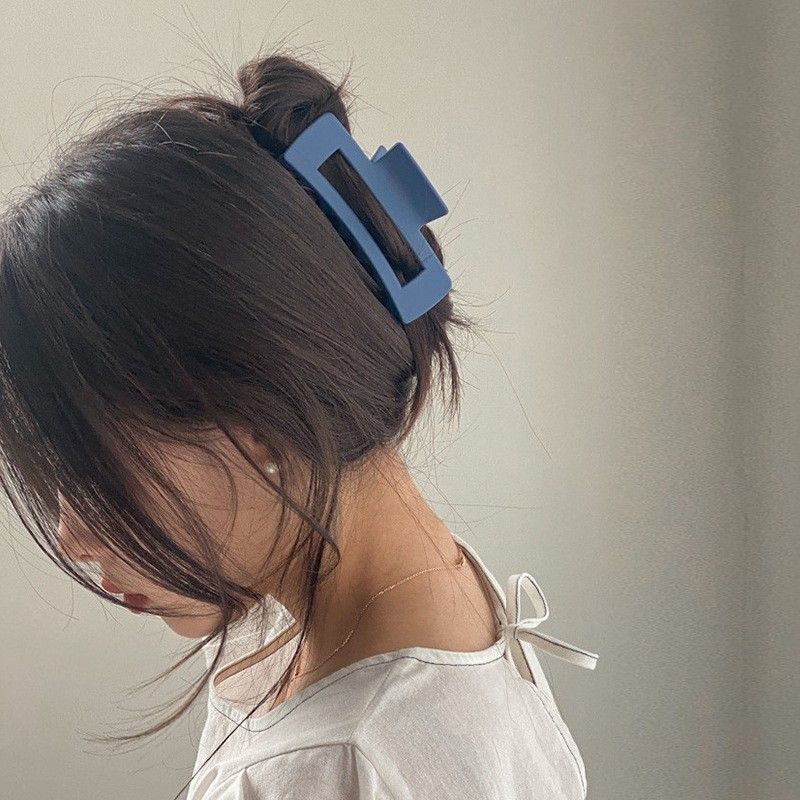 Korean hair accessory, large matte Morandi color hair clip, elegant and stylish, hair clip clip at the back of the head details Picture
