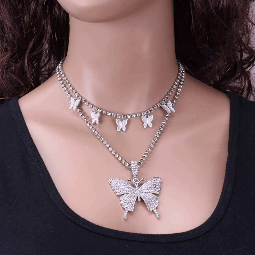 الحلي الاوروپية -الاوروپية العابرة للحدود هي عبارة عن حزامات غازية ذات طابع هندسي خفيف مزج بشكل خلاق بأغطية من الفراشات Item Picture