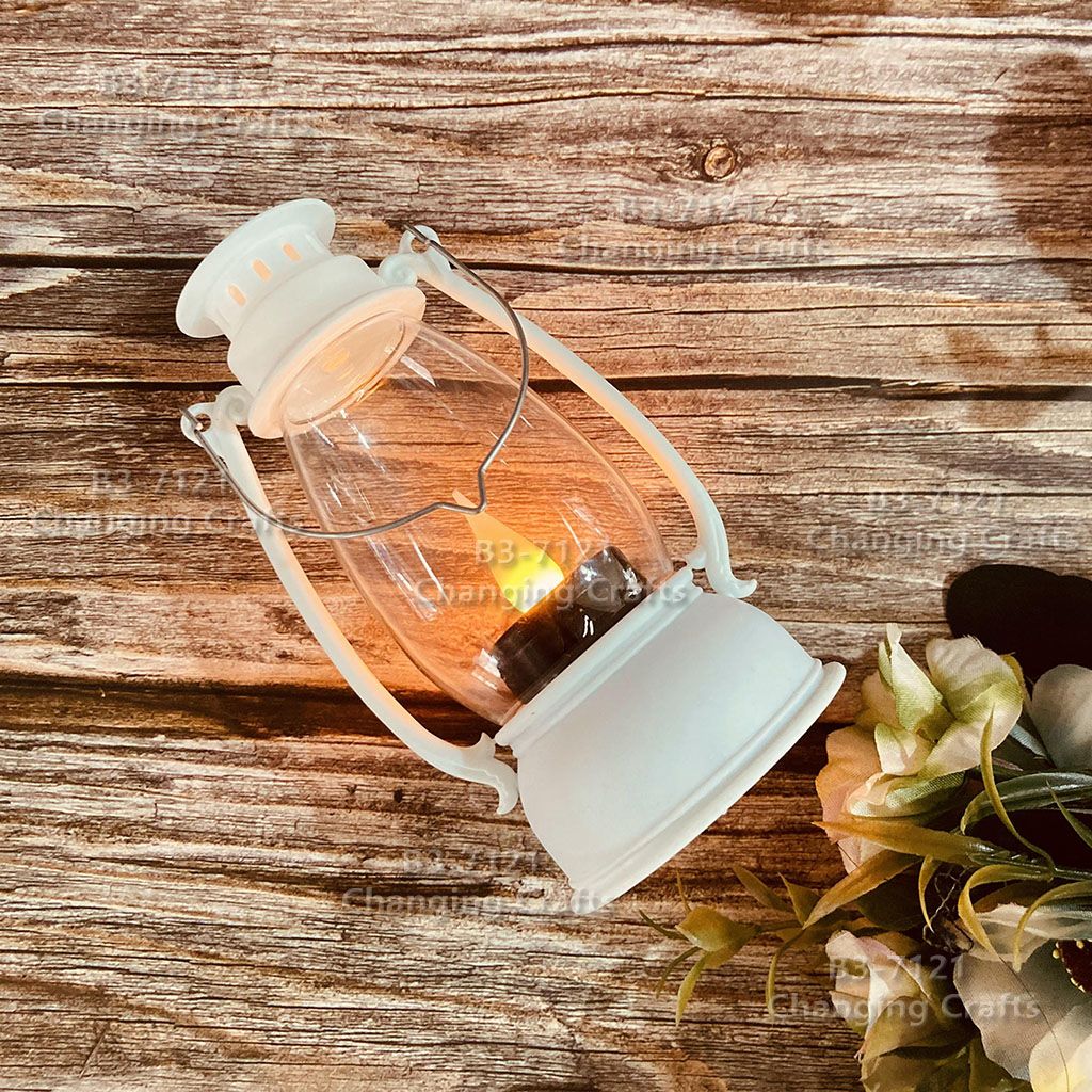 European-style small wind lamps, plastic glass lanterns, candlesticks, props, home decorations, wedding walkways, leading lights, soft furnishings details Picture