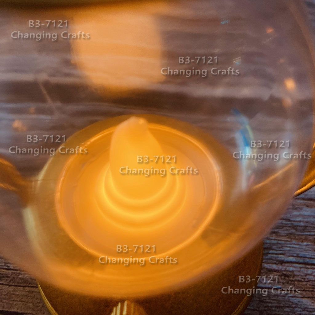 Small golden Christmas wind light, Nordic simple plastic glass windproof candle holder, romantic wedding decoration piece Application Scenario