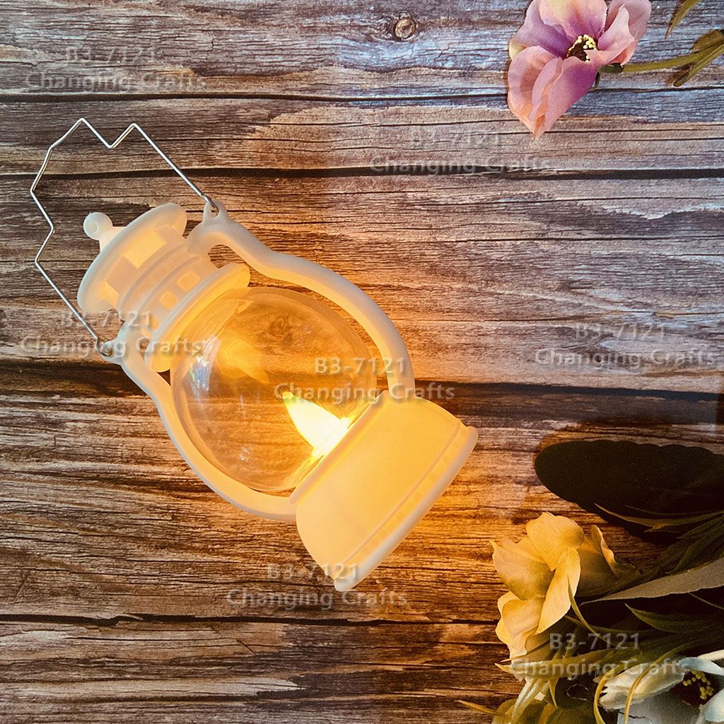 Small golden Christmas wind light, Nordic simple plastic glass windproof candle holder, romantic wedding decoration piece Item Picture