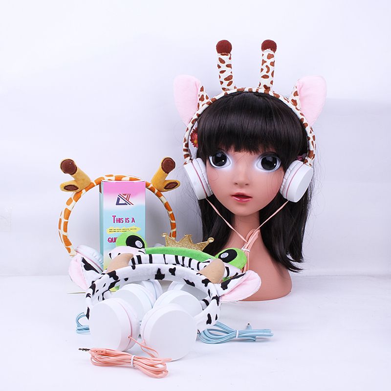 The new anime cartoon animal ear cute over-ear headphones with heavy bass and cable are cross-border bestsellers