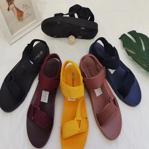 朵拉鞋业新款时尚凉鞋详情图1