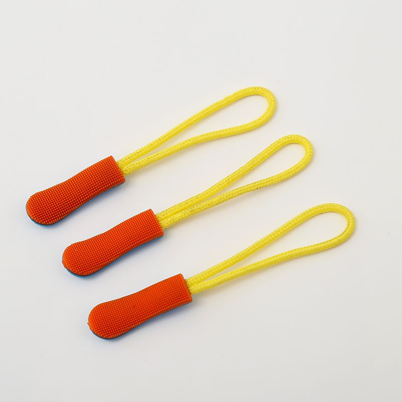 TPU环保直注双色毛毛虫拉头