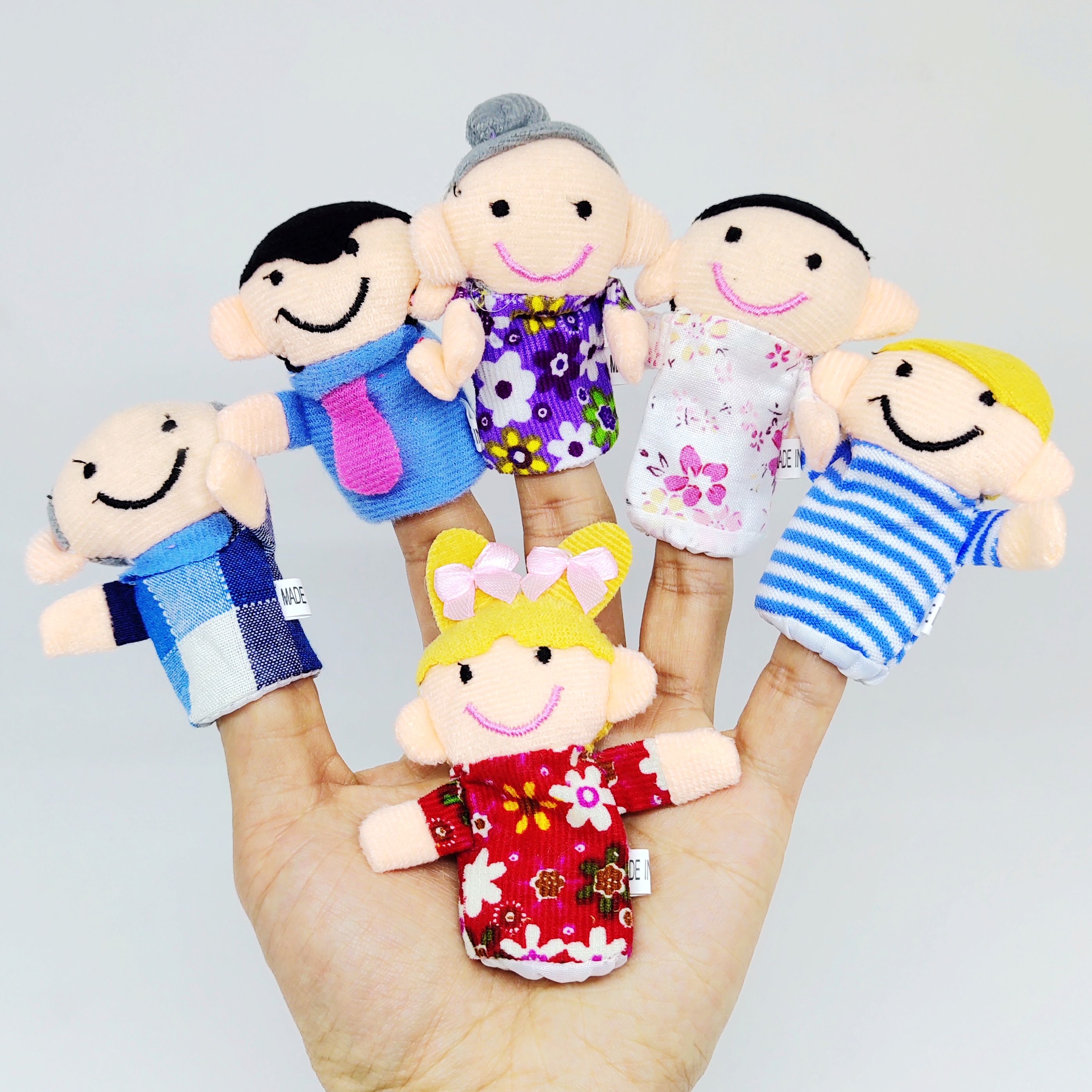 One family finger puppet six characters finger cover story telling children parents early education parent-child games one family finger puppet