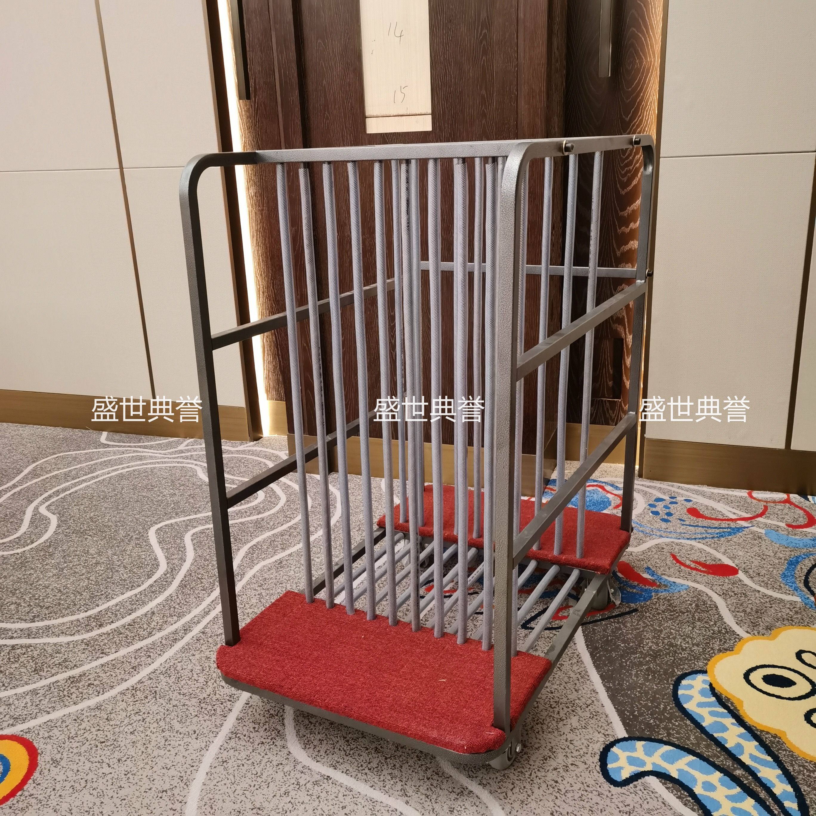 宜春酒店宴会厅玻璃转盘收纳车餐厅转盘推车会议中心转盘移动车
