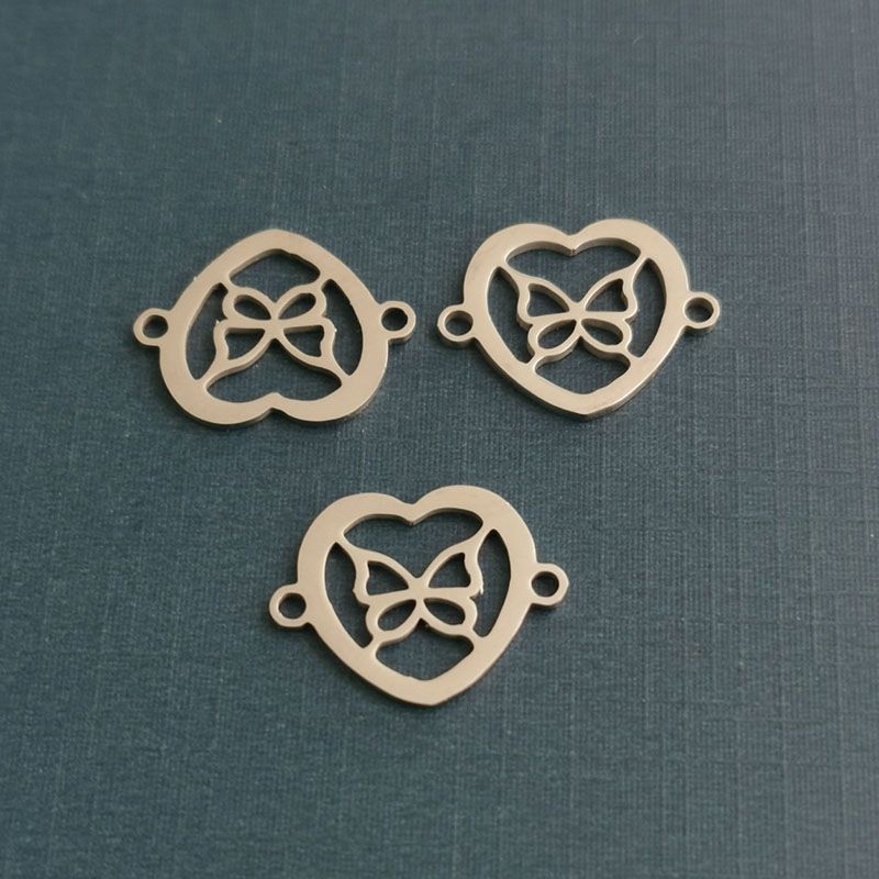 Cross-border foreign trade new cute heart-shaped little butterfly pendant titanium steel bracelet pendant stainless steel manufacturer wholesale Cross-border foreign trade new cute heart-shaped little butterfly pendant titanium steel bracelet pendant stainless steel manufacturer wholesale