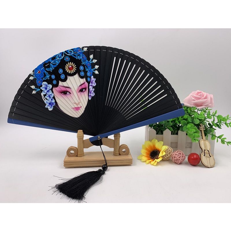 New all-bamboo fan with lacquered edges, hand-painted and spray-painted folding fans, ancient-style folding fans with hollowed-out designs, Japanese-style folding fans